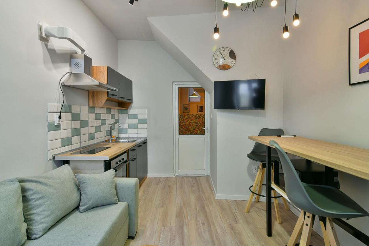 Flats With Parking *